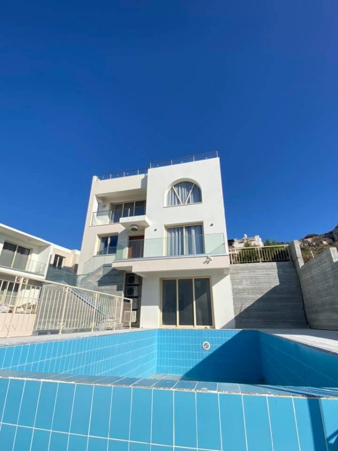 Detached Villa For Sale  in  Chlorakas
