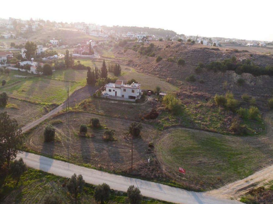 Field - Geri, Nicosia