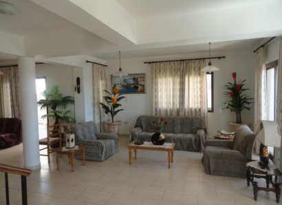 Yeroskipou, Paphos Detached Villa For Sale | VL-21