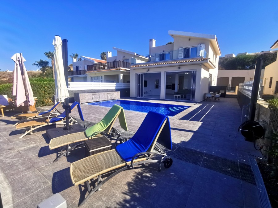 Detached Villa For Sale  in  Peyia - Coral Bay