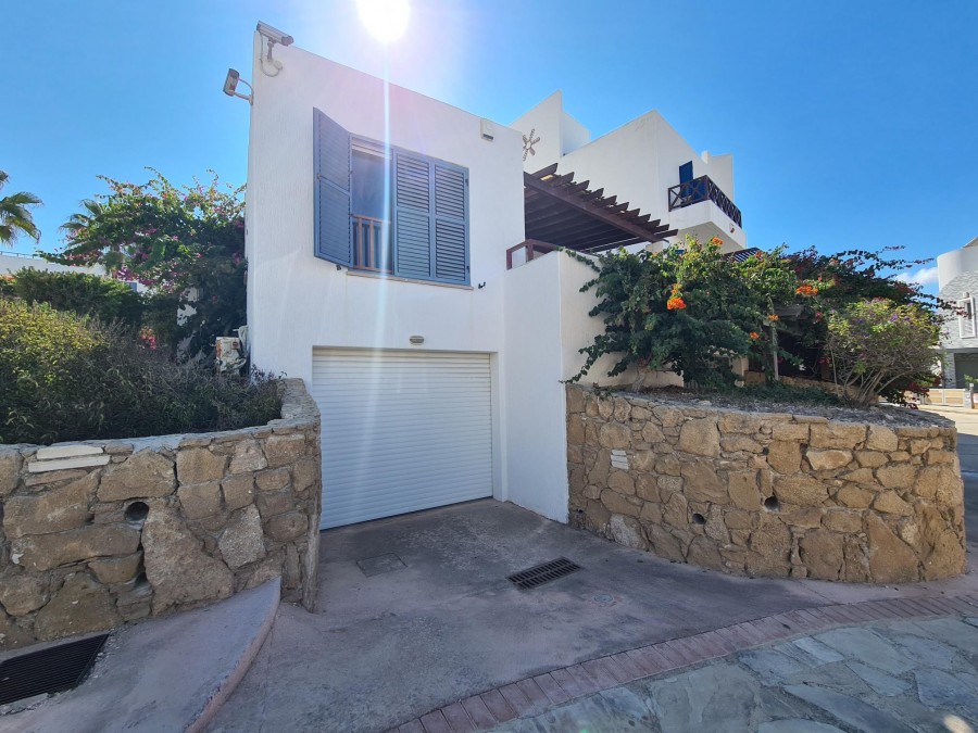 Detached Villa For Sale  in  Chlorakas