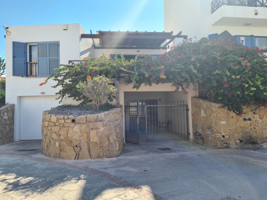Detached Villa For Sale  in  Chlorakas