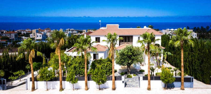 Detached Villa For Sale  in  Peyia - St. George