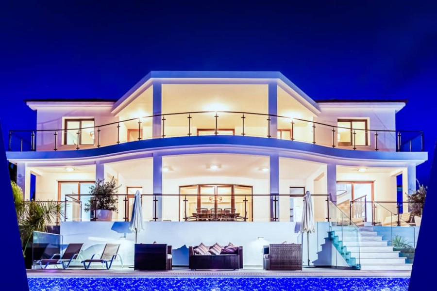 Detached Villa For Sale  in  Peyia - St. George