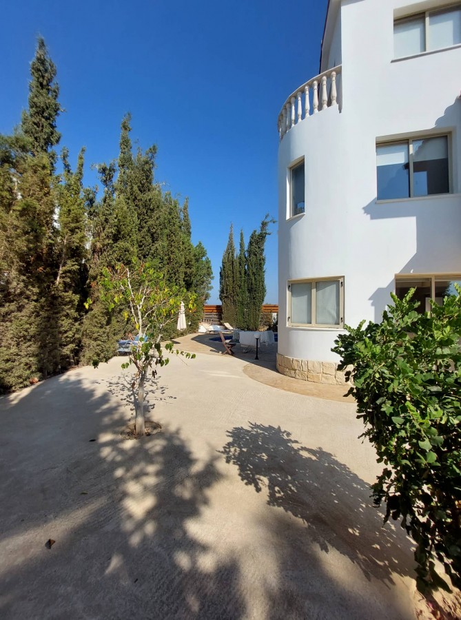 Detached Villa For Sale  in  Peyia