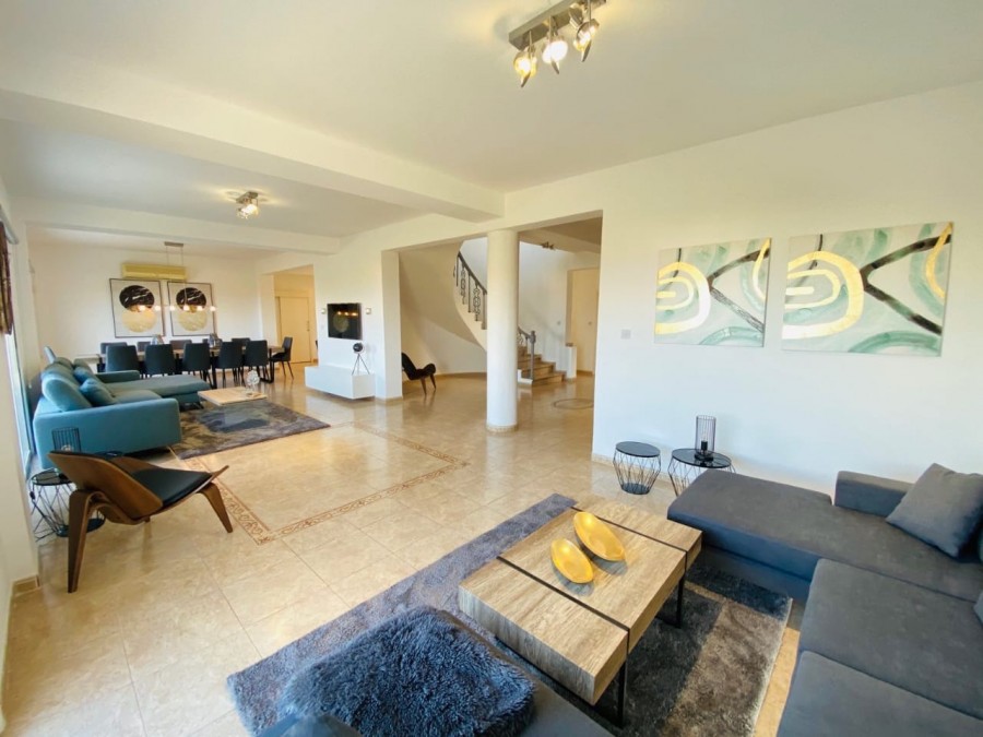 Detached Villa For Sale  in  Chlorakas