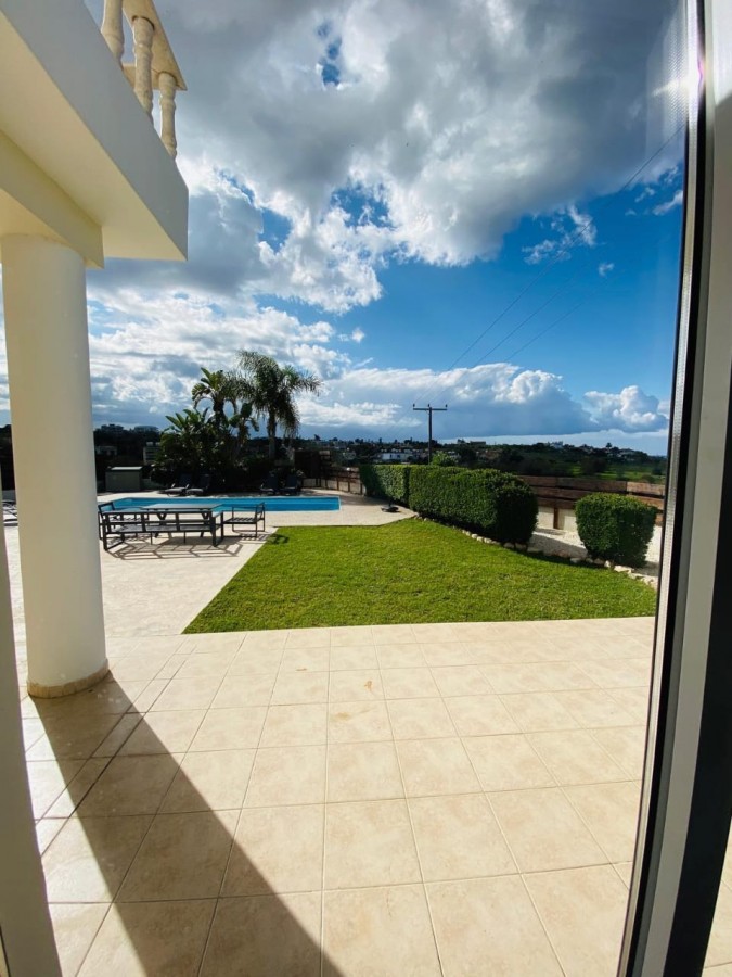 Detached Villa For Sale  in  Chlorakas