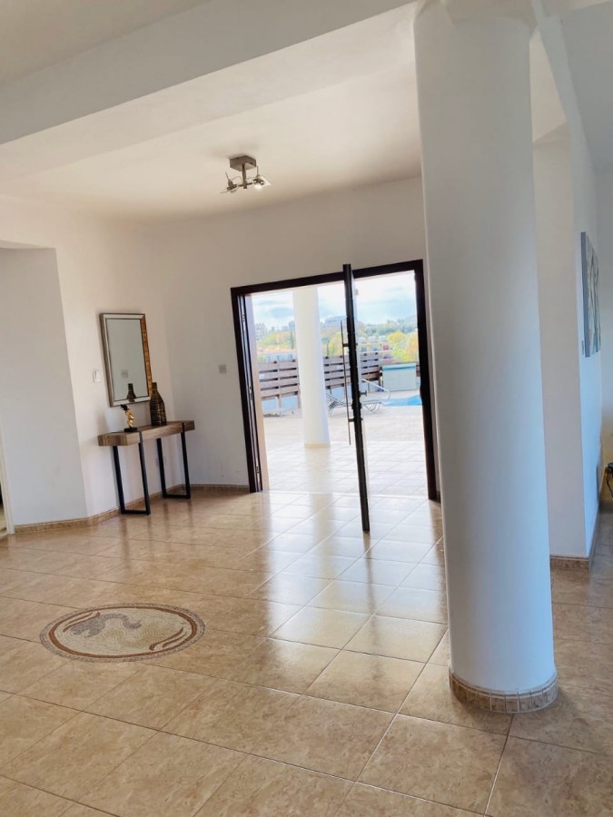 Detached Villa For Sale  in  Chlorakas