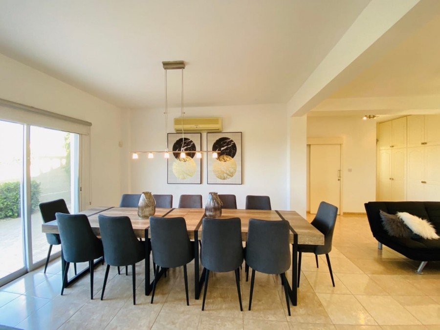 Detached Villa For Sale  in  Chlorakas