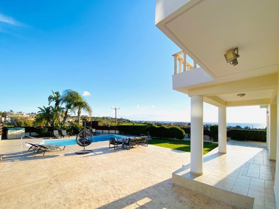 Detached Villa For Sale  in  Chlorakas