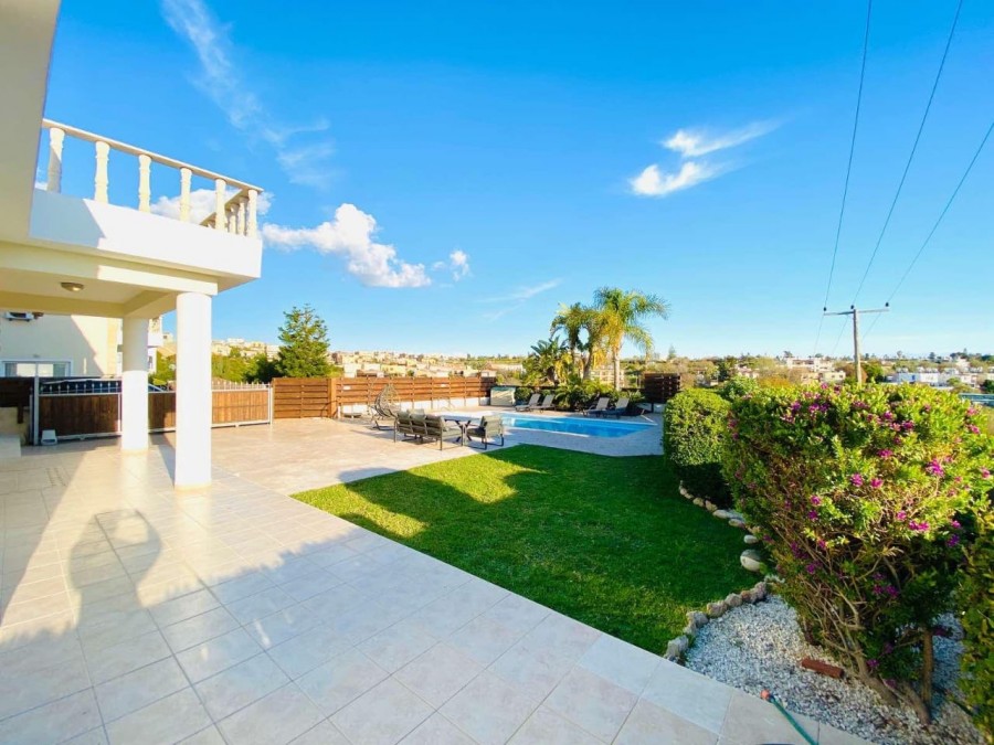 Detached Villa For Sale  in  Chlorakas