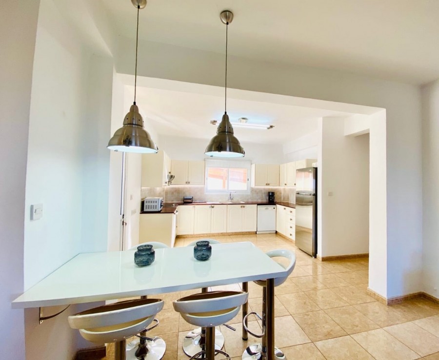 Detached Villa For Sale  in  Chlorakas