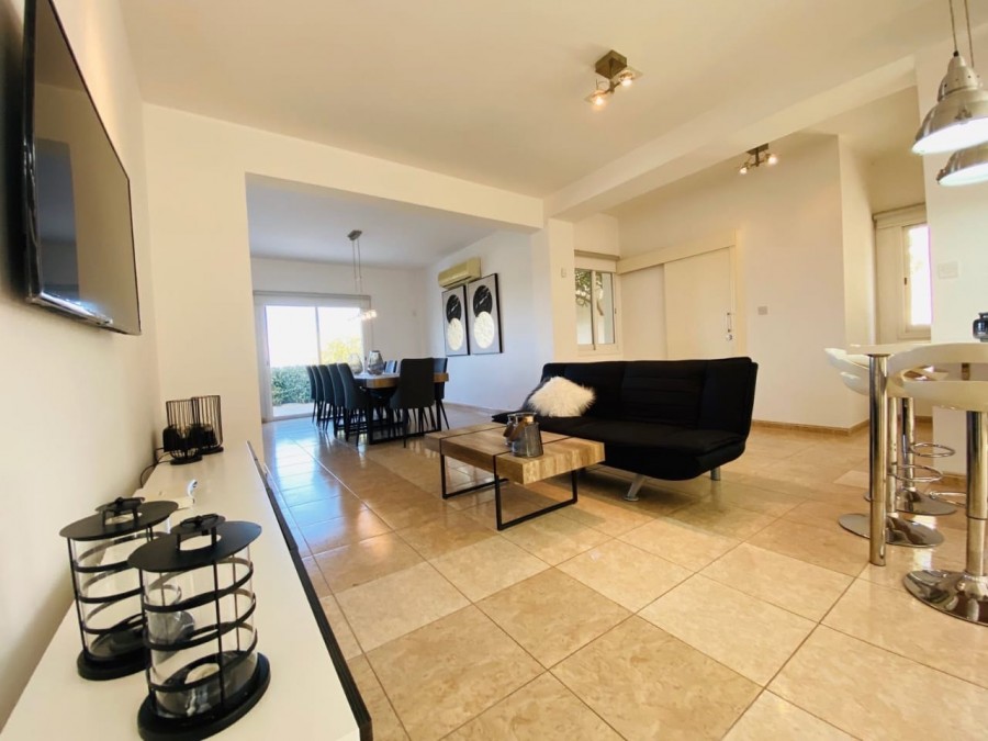 Detached Villa For Sale  in  Chlorakas