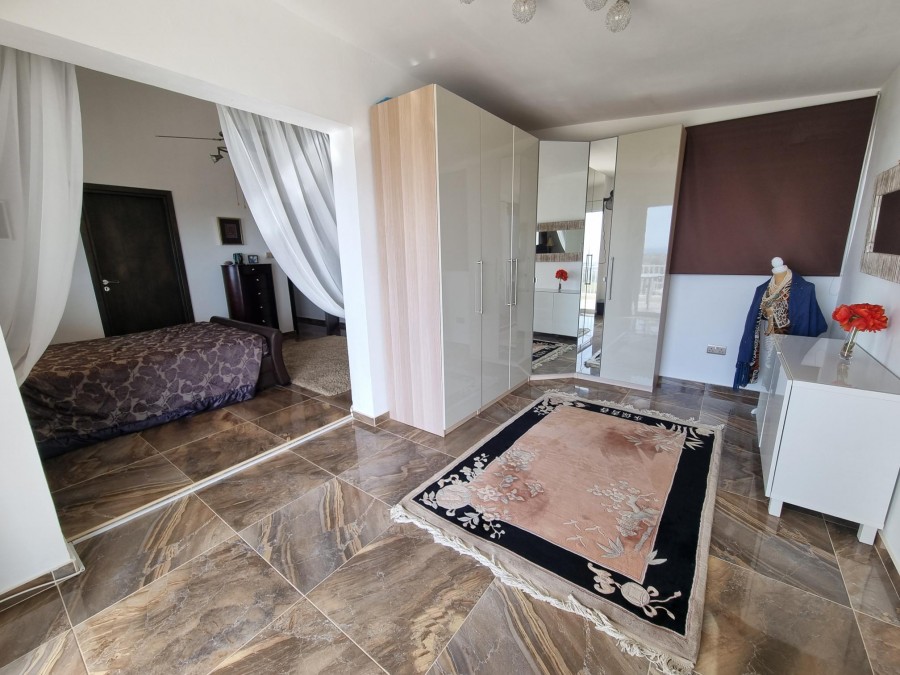 Detached Villa For Sale  in  Akoursos