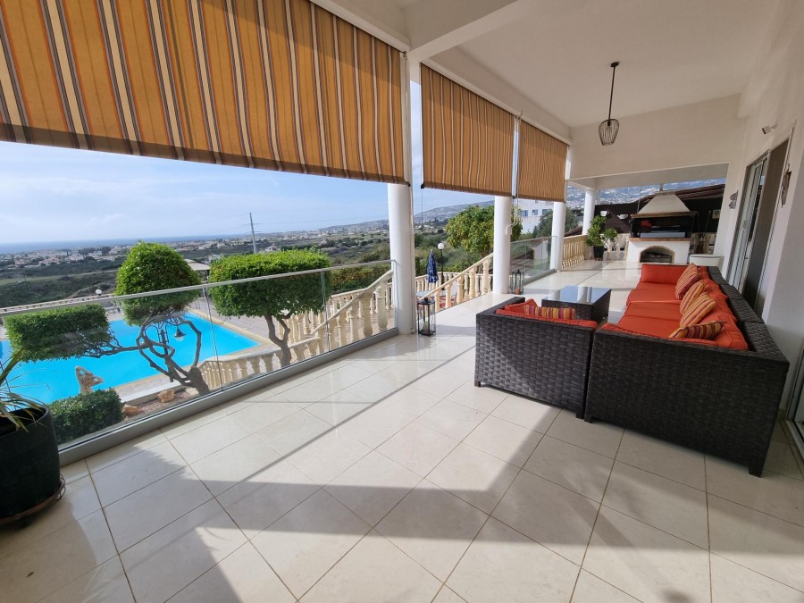 Detached Villa For Sale  in  Akoursos