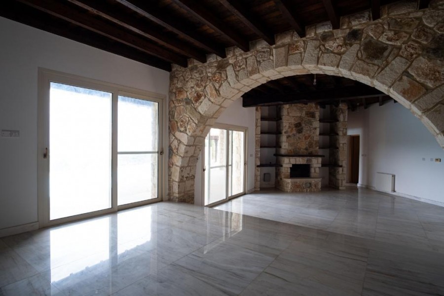 Detached Villa For Sale  in  Neo Chorio