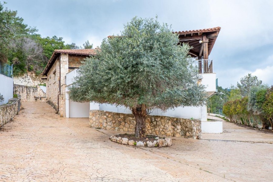 Detached Villa For Sale  in  Neo Chorio
