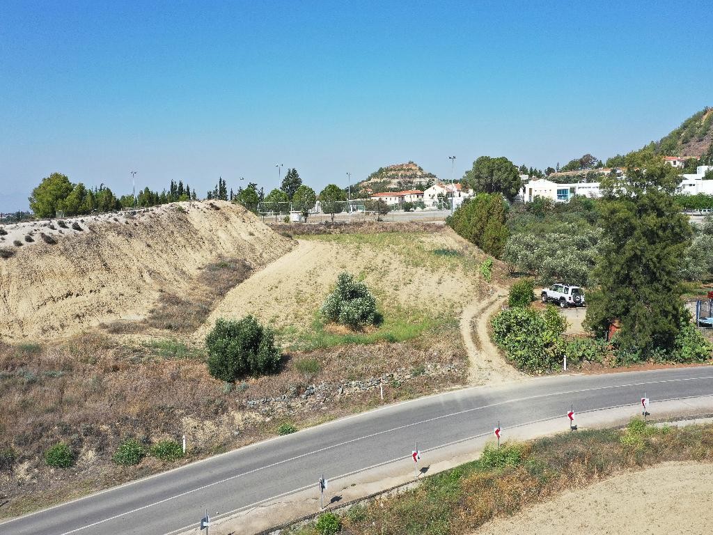 Field - Pera, Nicosia