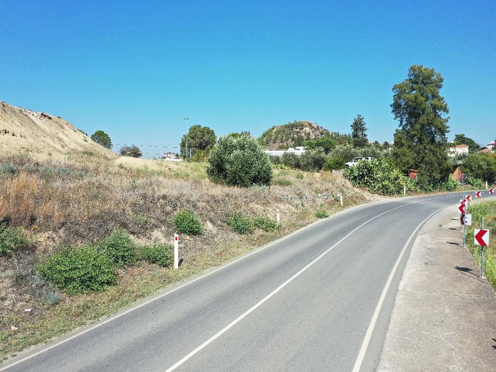 Field - Pera, Nicosia