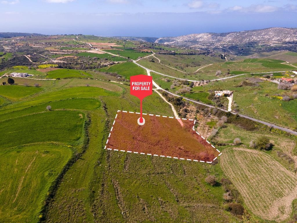 Arodes, Paphos Touristic Field For Sale | WW28076