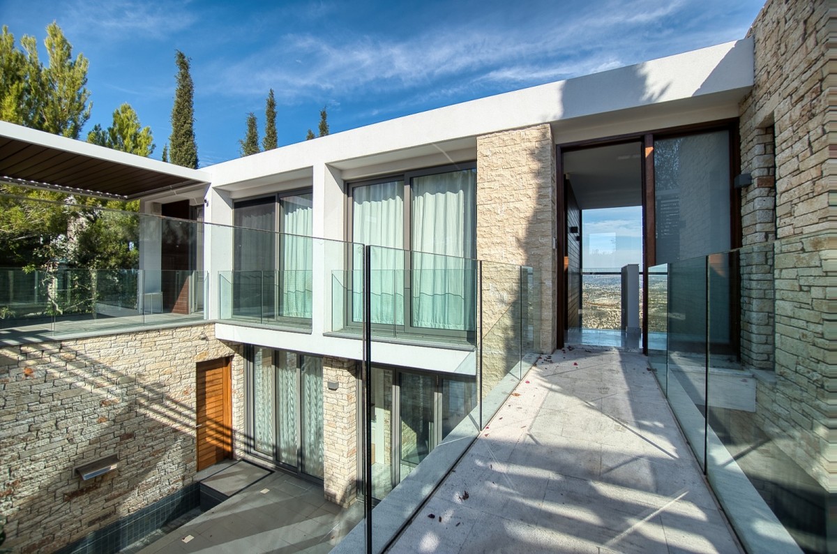 Detached Villa For Sale  in  Tsada