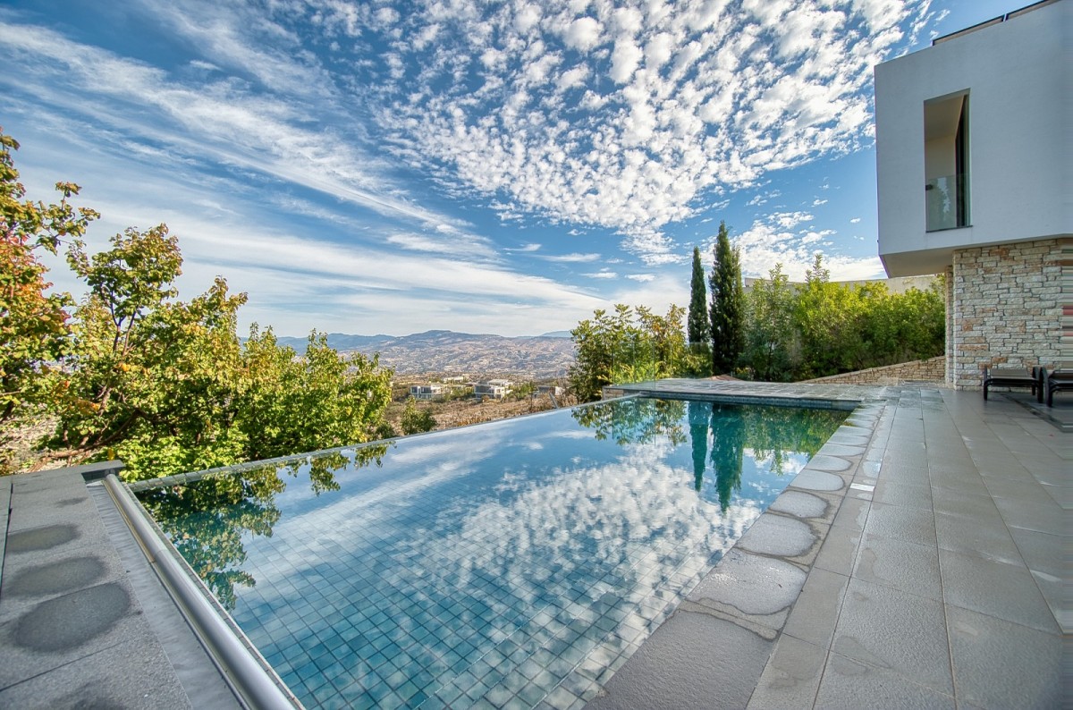 Detached Villa For Sale  in  Tsada