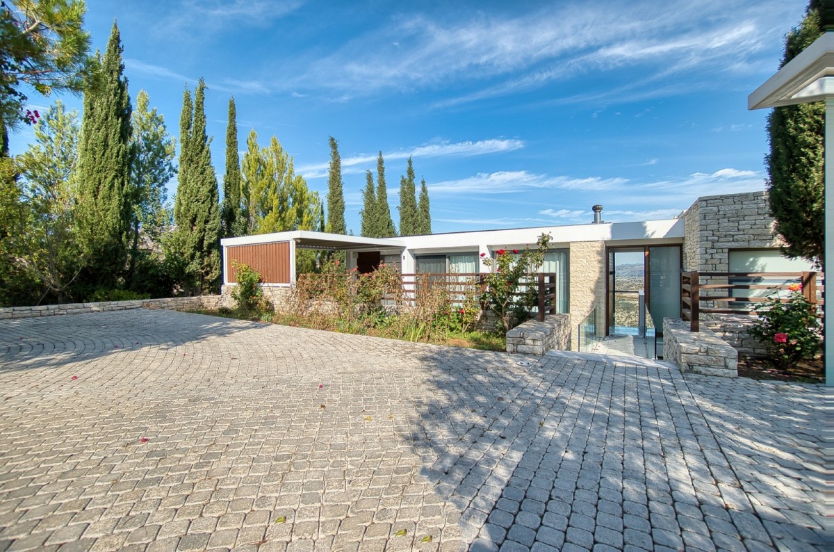 Detached Villa For Sale  in  Tsada