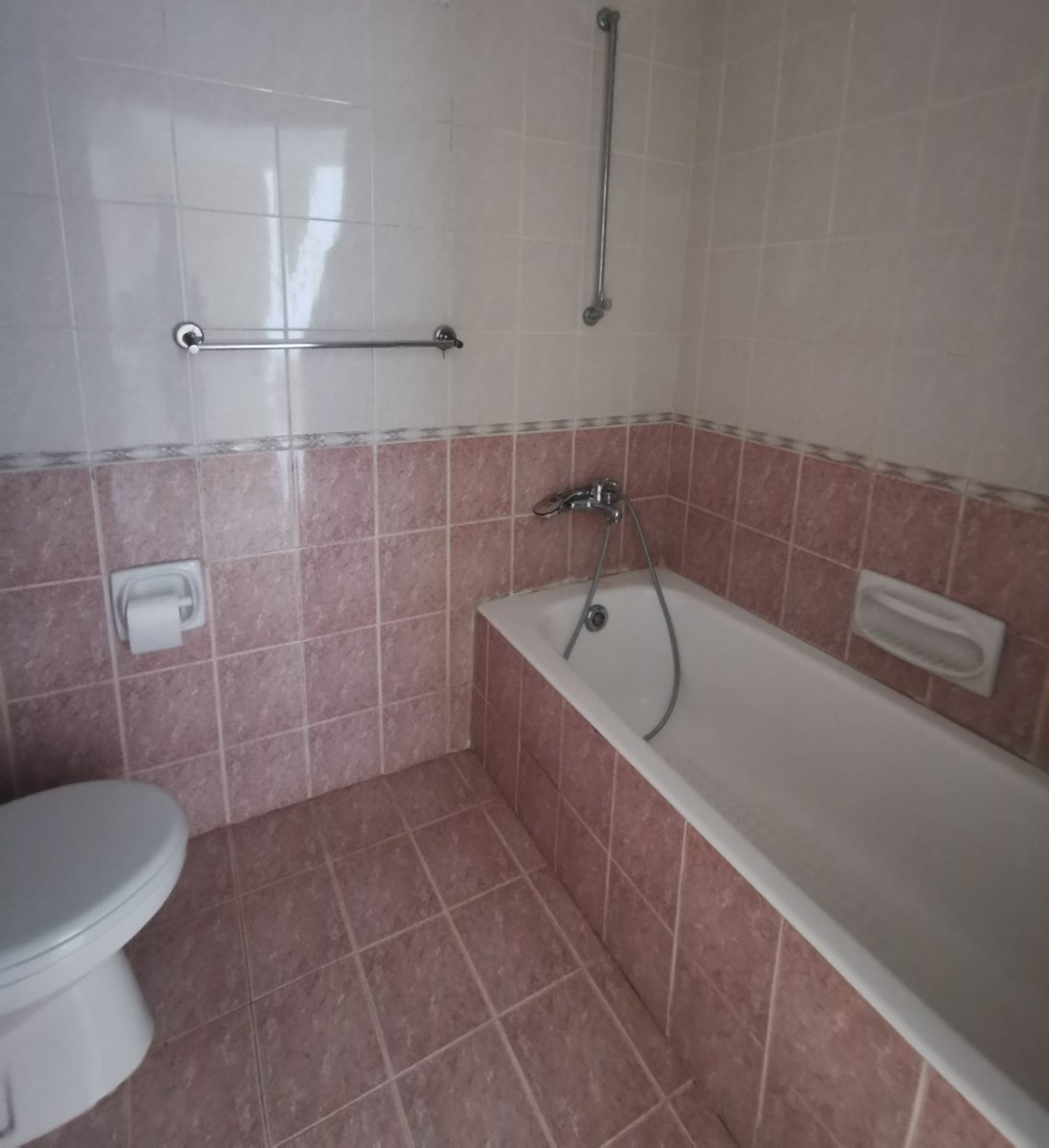 Apartment For Rent  in  Kato Paphos