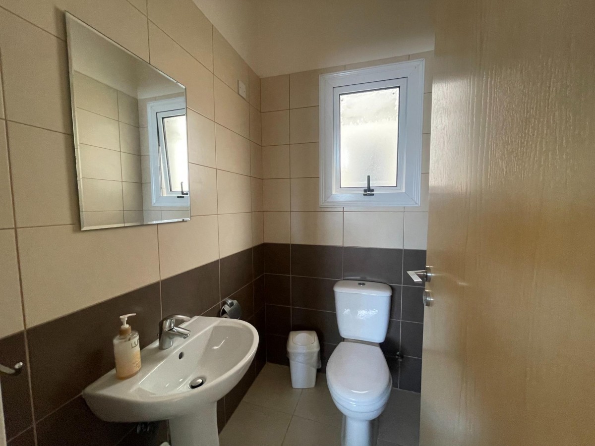 Apartment For Sale  in  Anavargos