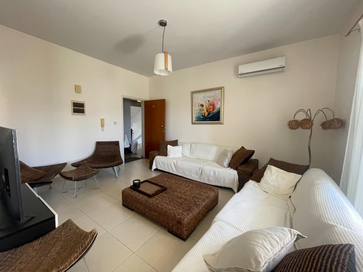 Apartment For Sale  in  Anavargos