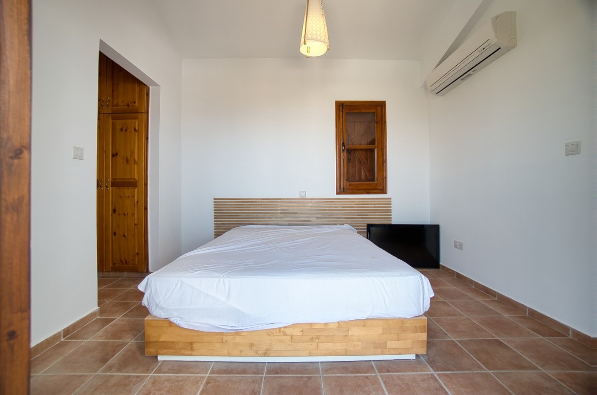 Detached Villa For Sale  in  Kathikas