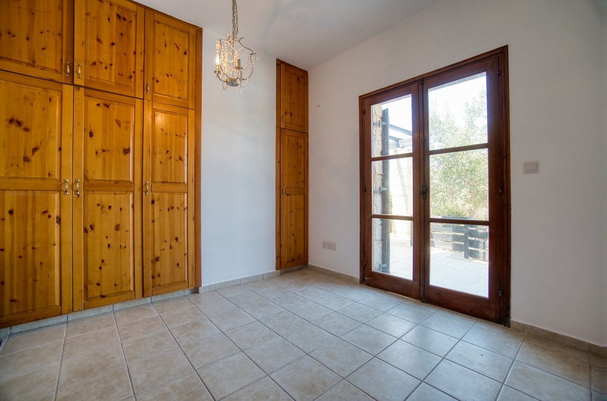 Detached Villa For Sale  in  Kathikas