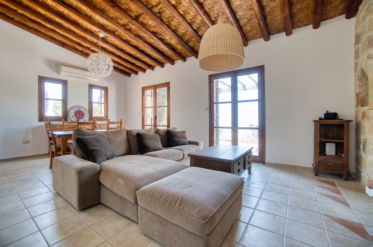 Detached Villa For Sale  in  Kathikas