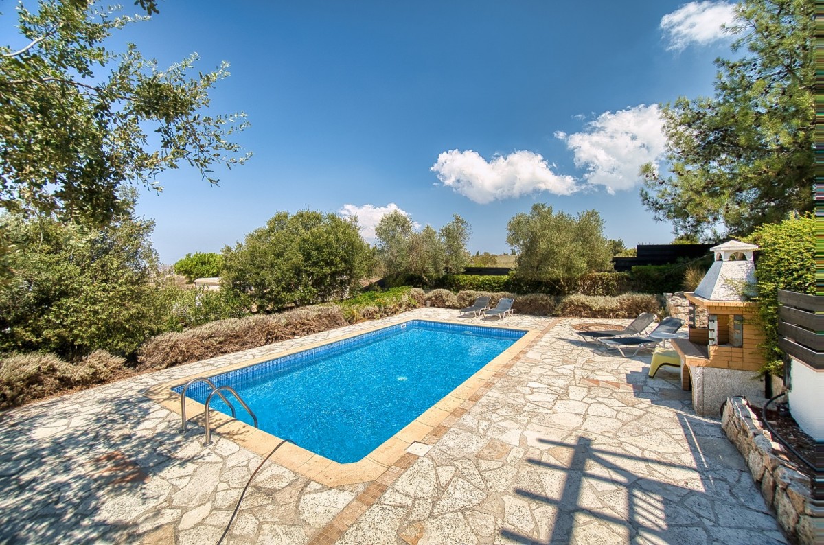 Detached Villa For Sale  in  Kathikas