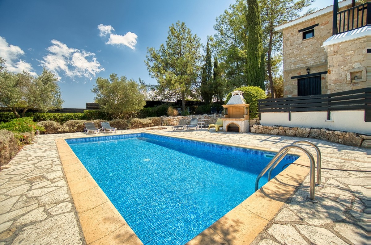 Detached Villa For Sale  in  Kathikas