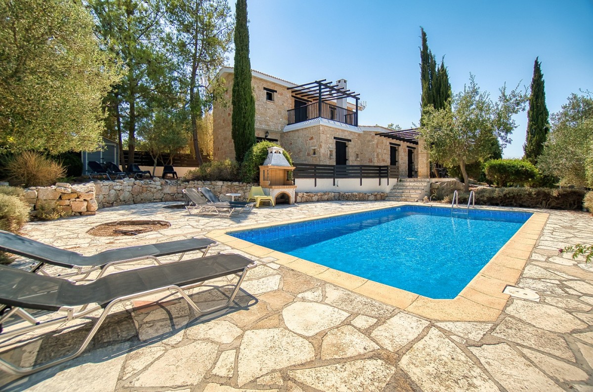 Detached Villa For Sale  in  Kathikas