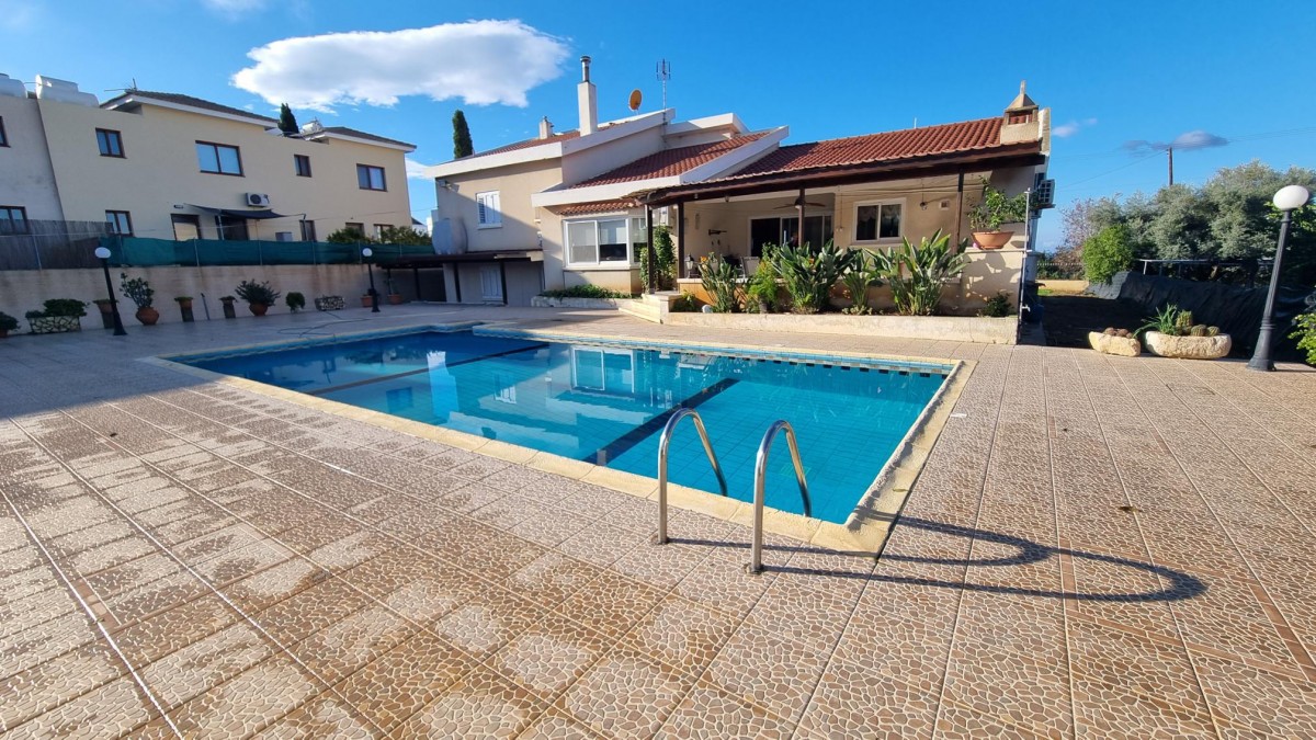 Detached Villa For Sale  in  Empa