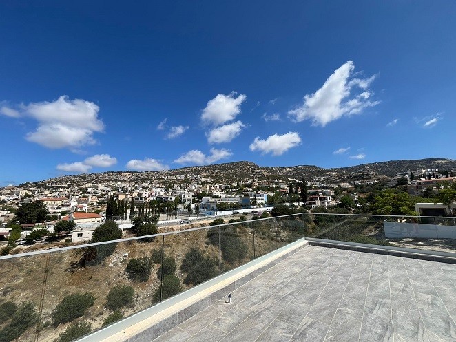 Detached Villa For Sale  in  Peyia