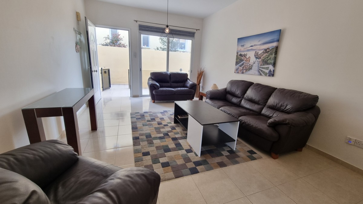 Town House / Maisonette For Rent  in  Kato Paphos - Universal