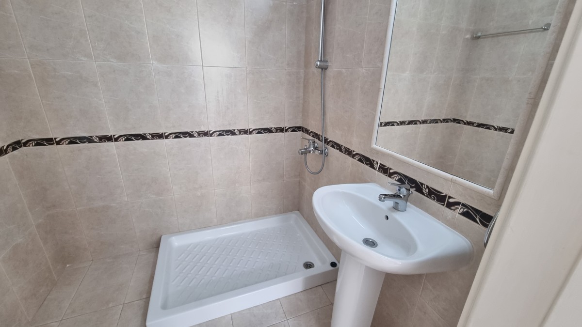 Town House / Maisonette For Rent  in  Kato Paphos - Universal