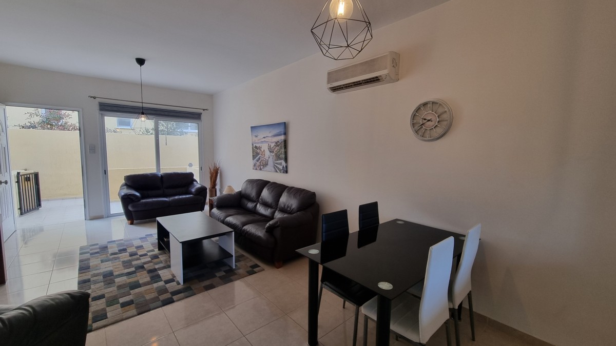 Town House / Maisonette For Rent  in  Kato Paphos - Universal