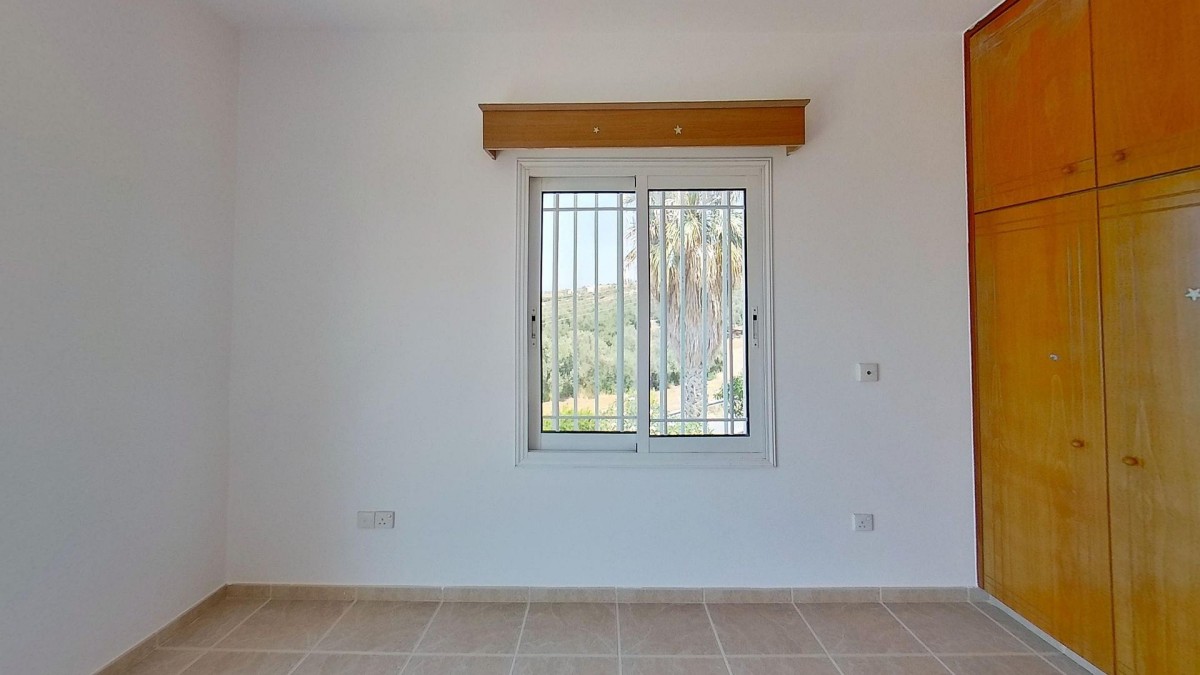 Detached Villa For Sale  in  Nea Dimmata