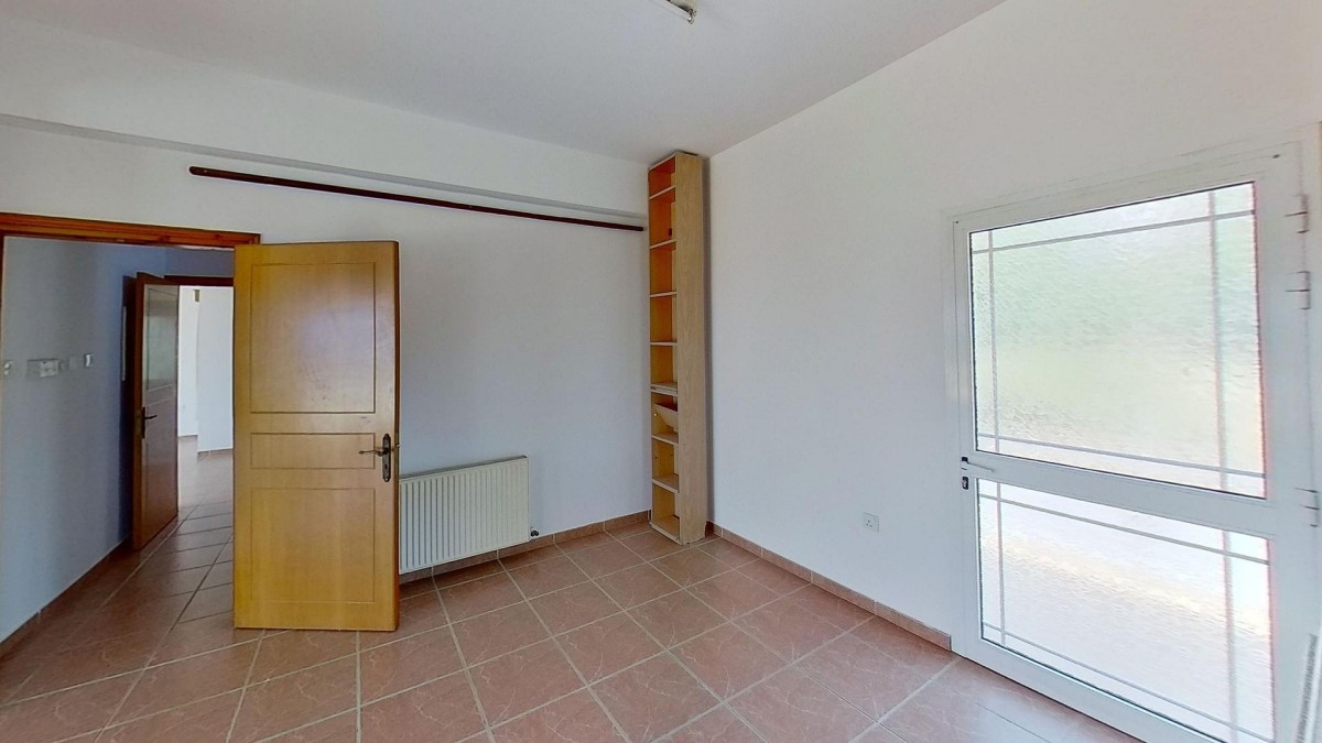 Detached Villa For Sale  in  Nea Dimmata