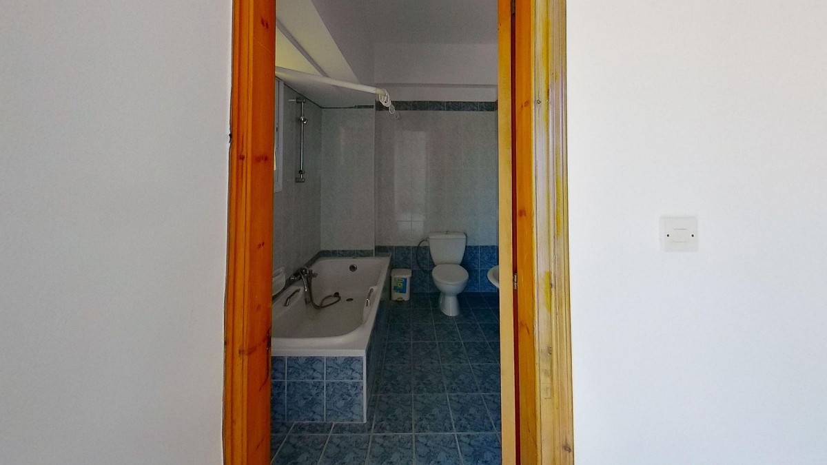 Detached Villa For Sale  in  Nea Dimmata