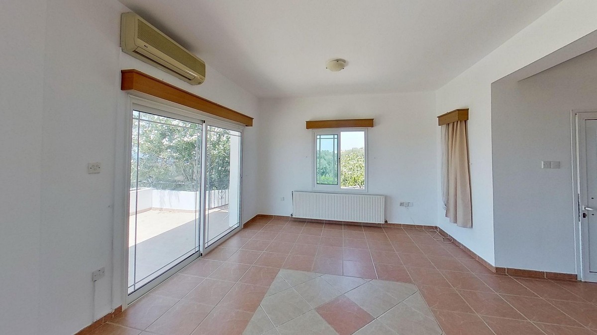 Detached Villa For Sale  in  Nea Dimmata