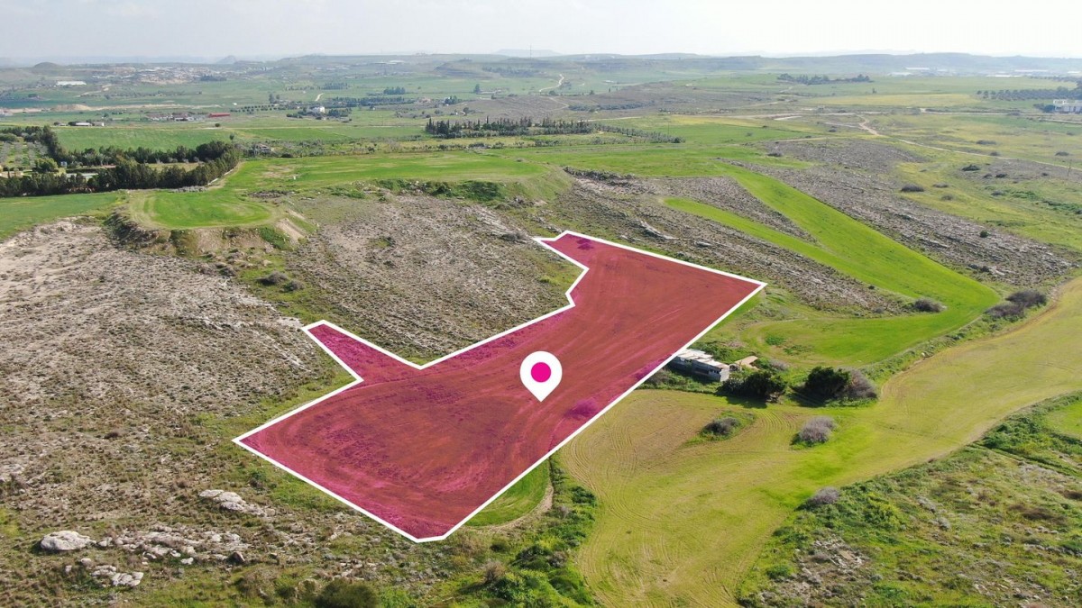 Share (25%) of a residential field, Geri