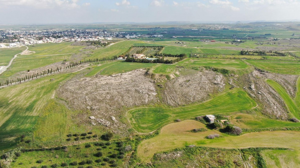 Share (25%) of a residential field, Geri