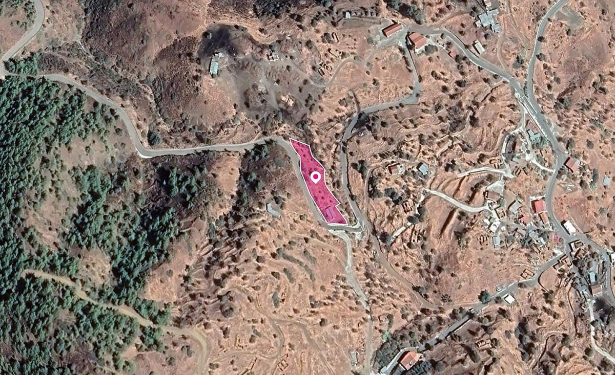 Residential field in Pano Pyrgos, NIcosia