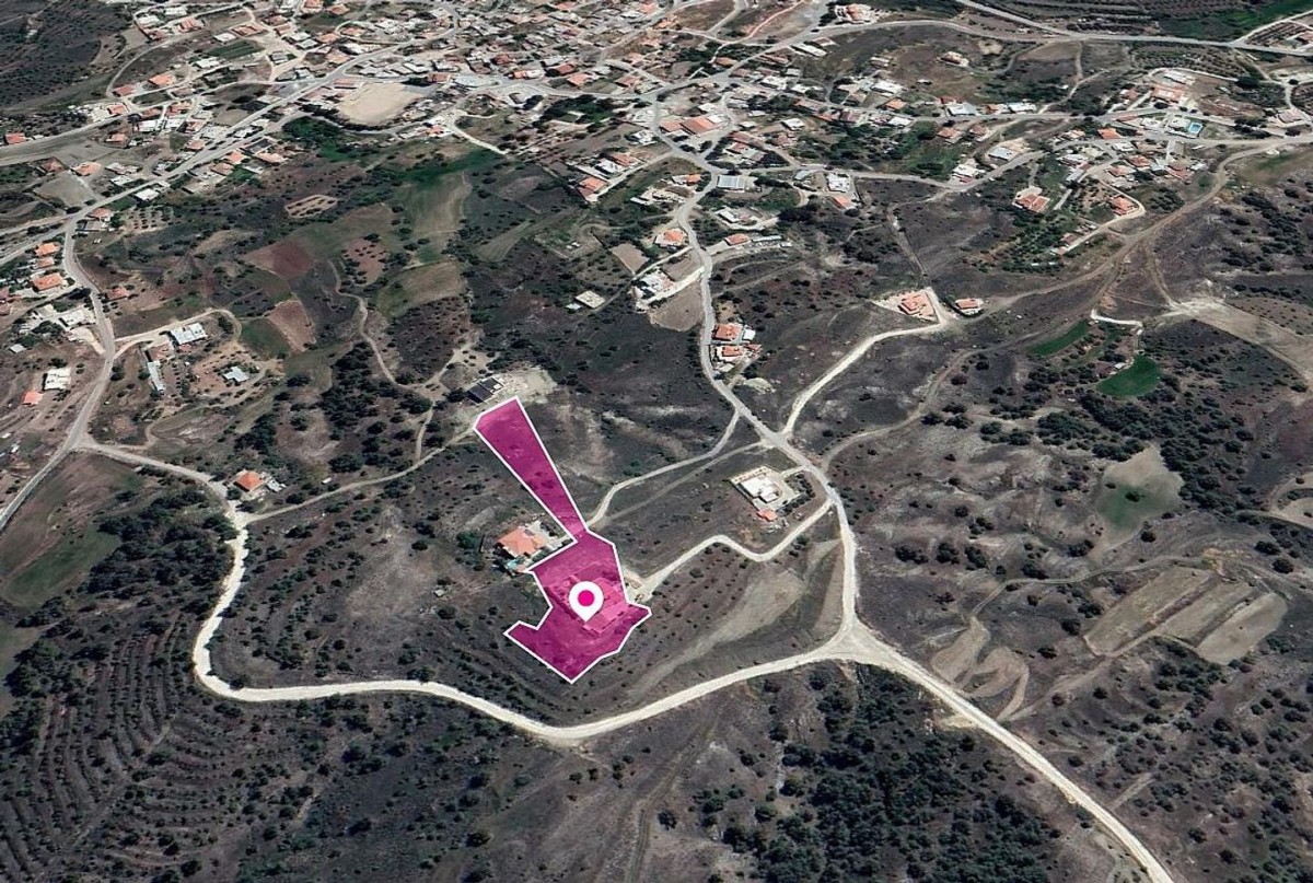 Share of a residential field, in Agia Marina Xyliatou, Nicosia.