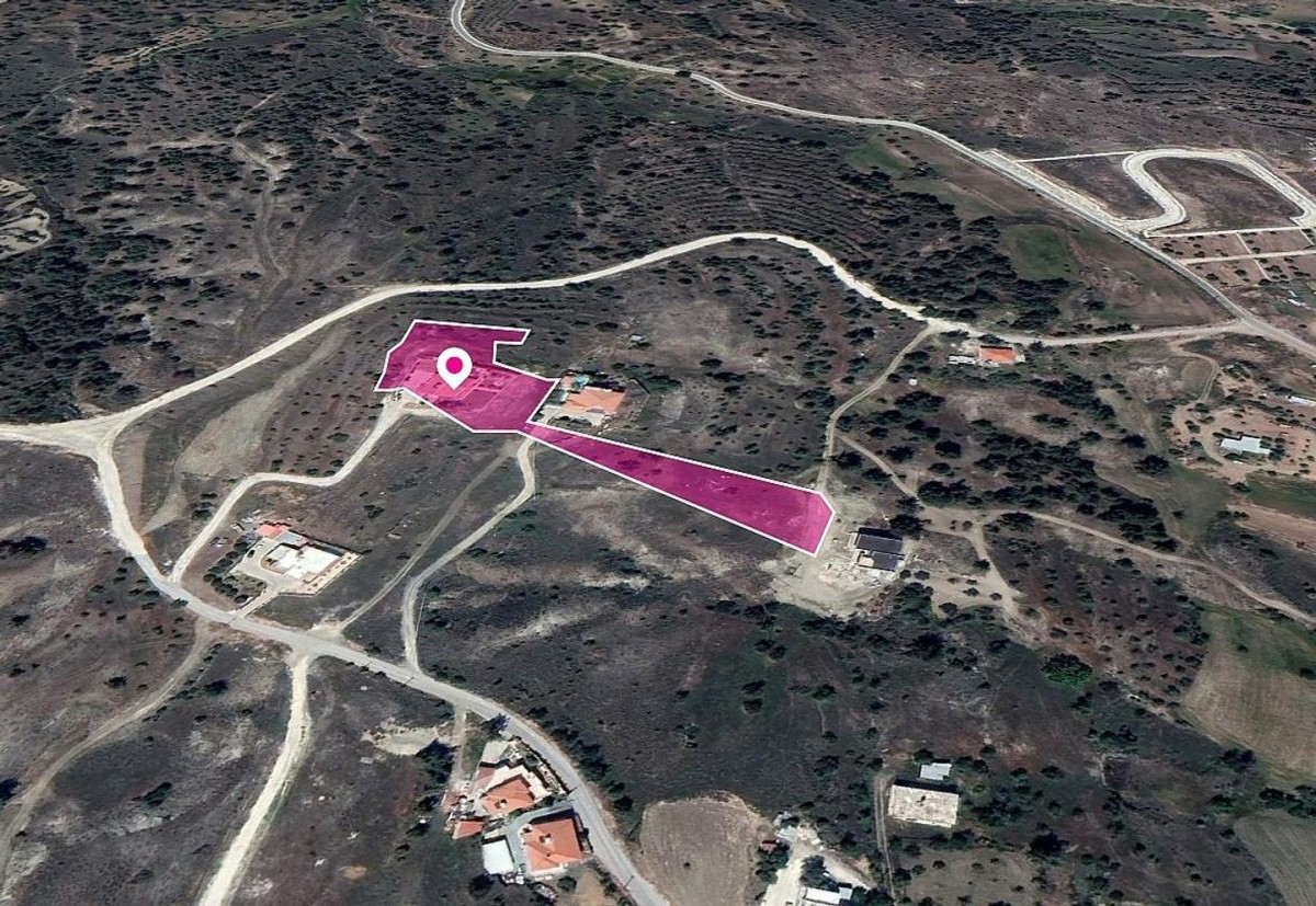 Share of a residential field, in Agia Marina Xyliatou, Nicosia.
